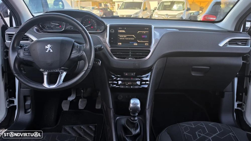 Peugeot 2008 1.6 e-HDi Allure - 17