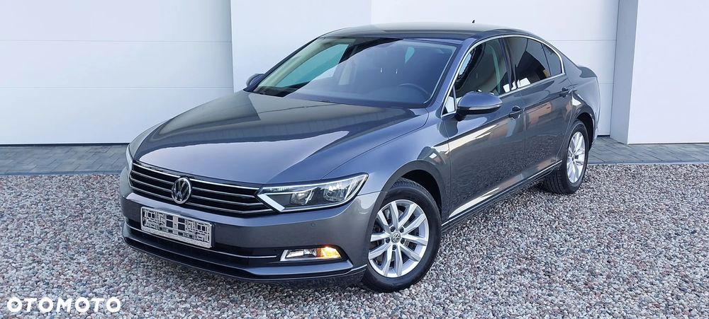 Volkswagen Passat 1.6 TDI BMT Comfortline - 15
