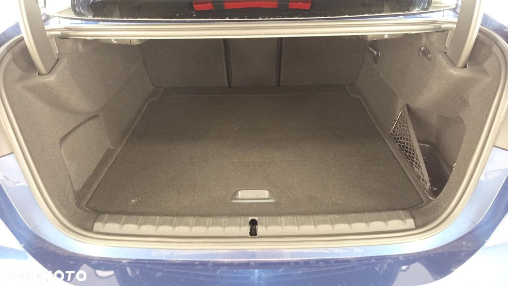 BMW Seria 2 218i Advantage - 20