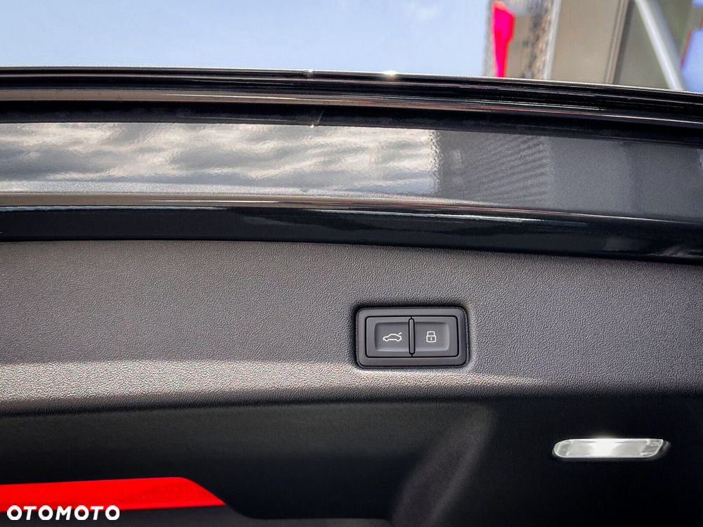 Audi Q5 Sportback - 12