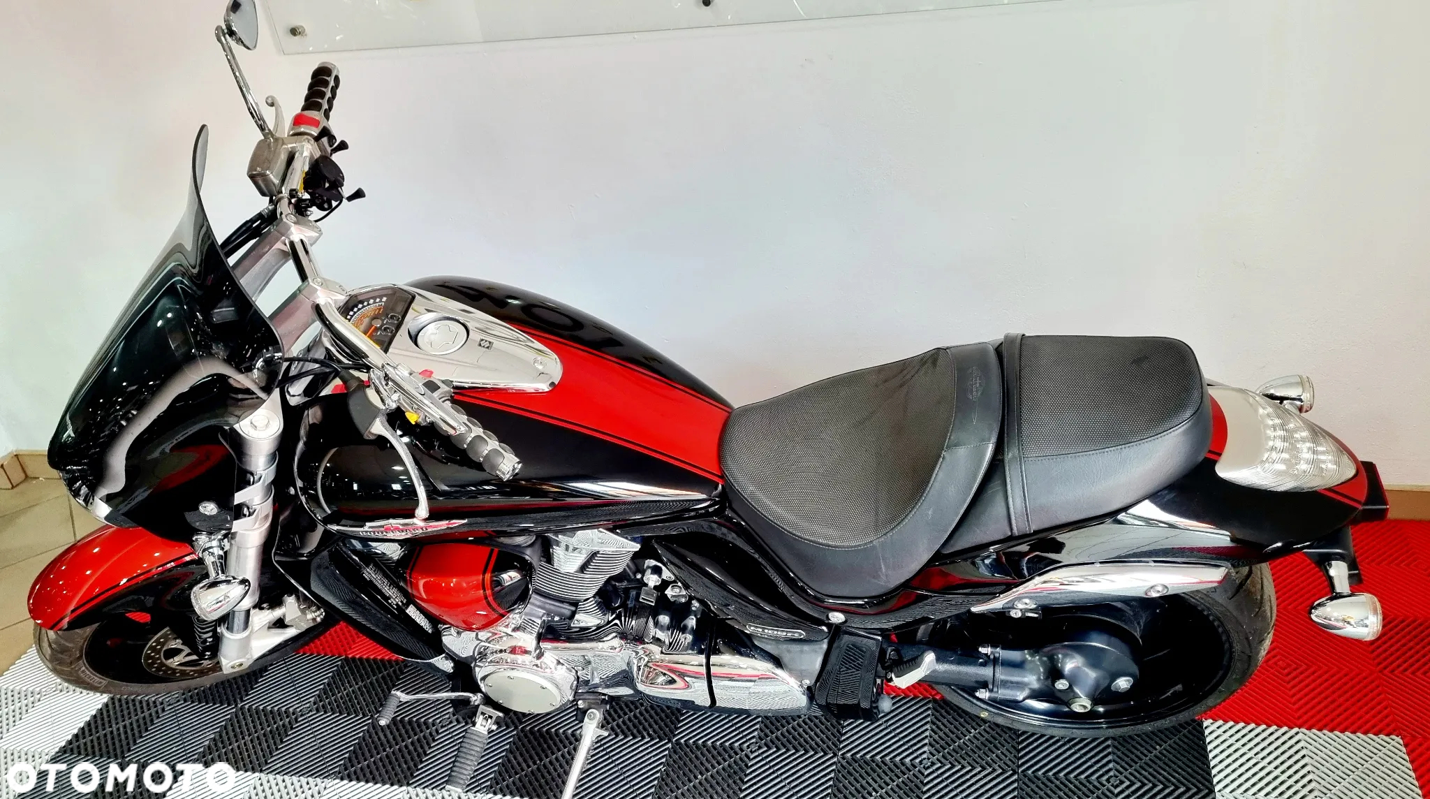 Suzuki Boulevard - 3