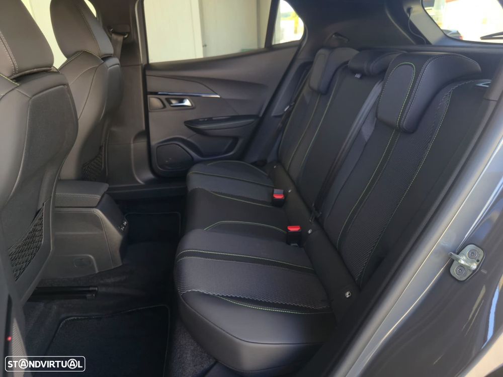 Peugeot e-2008 GT - 5