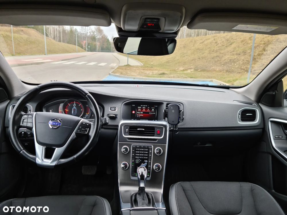 Volvo V60 D4 Drive-E Momentum - 37