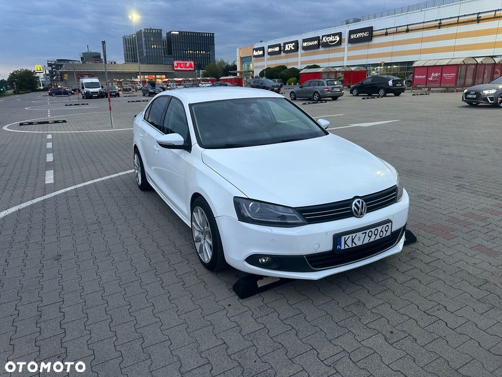 Volkswagen Jetta 2.0 TDI Comfortline - 11