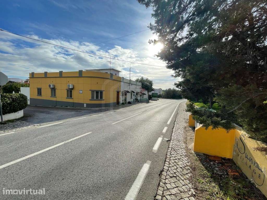 Propriedade de utilização mista, destinada a habitação e comércio, ... - Grande imagem: 2/32