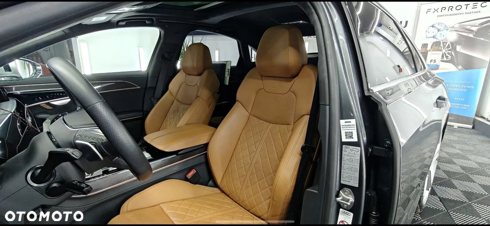 Audi S8 - 12