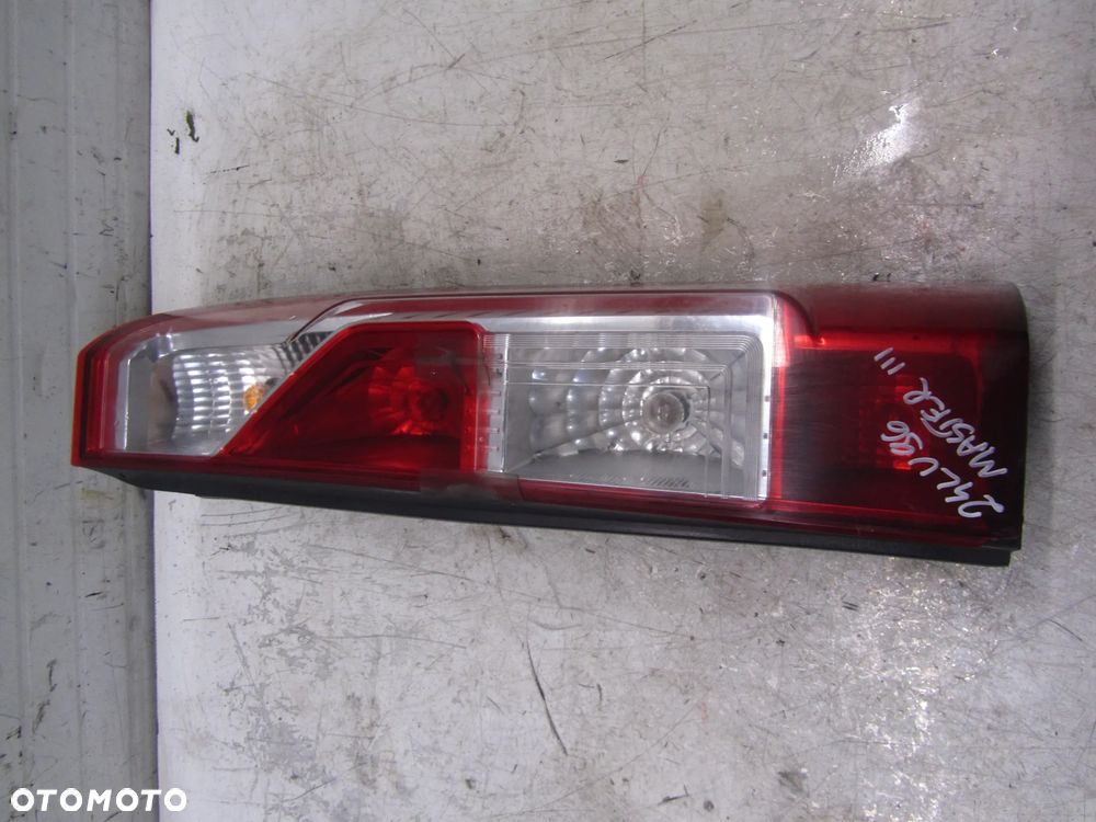 renault master III lampa prawy tył - 1