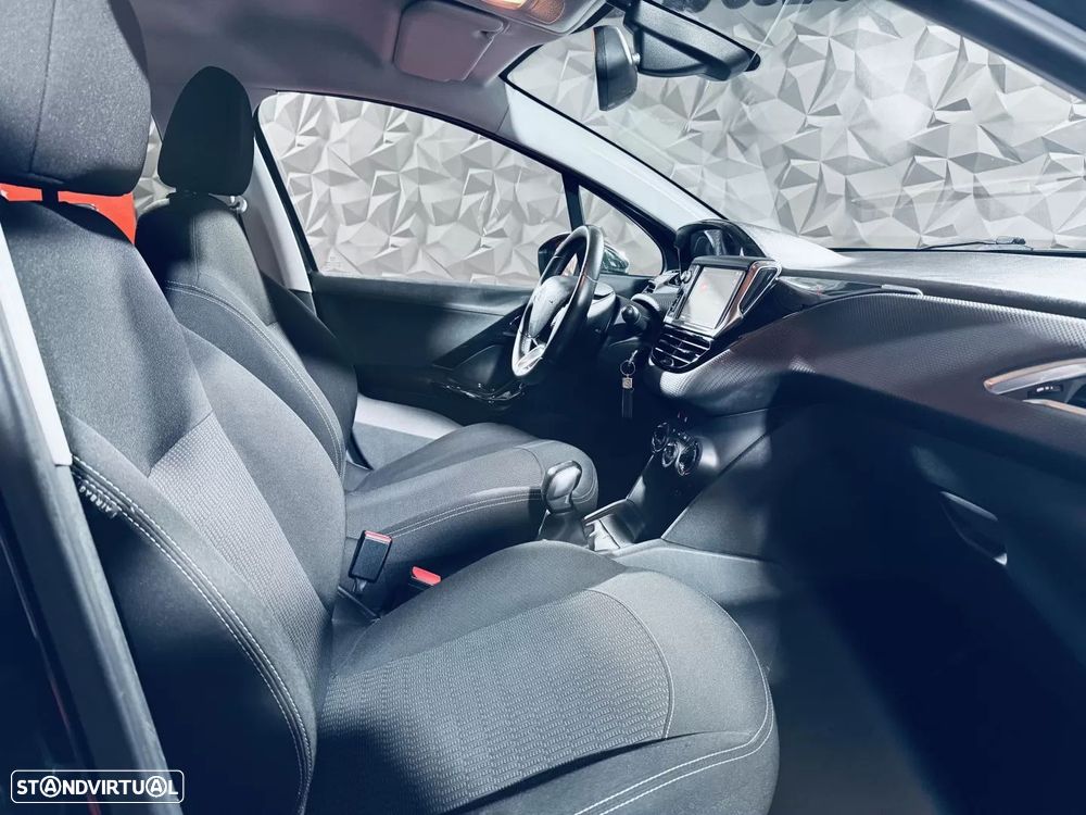 Peugeot 208 1.2 PureTech Style - 23