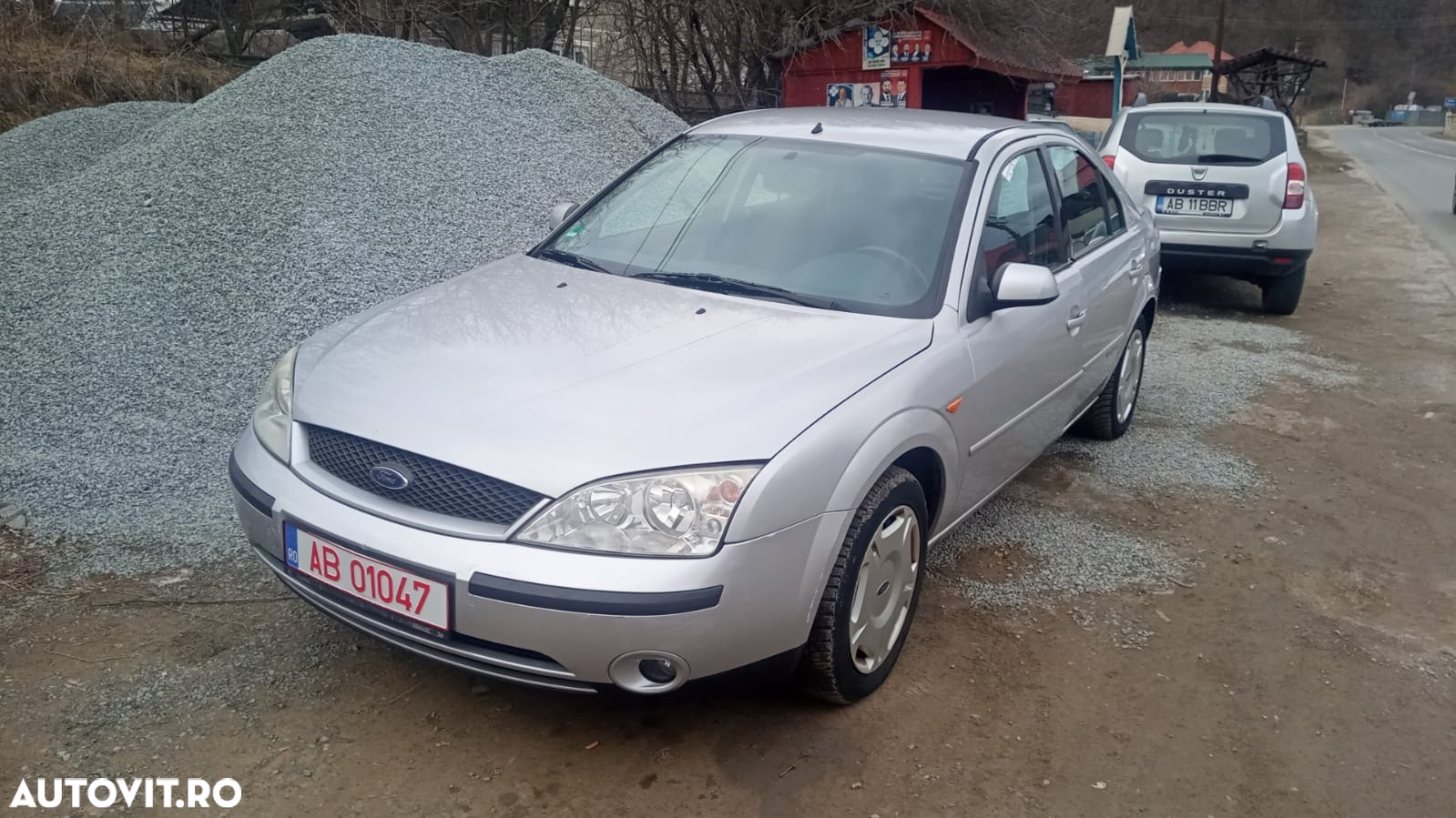 Ford Mondeo 1.8 Ambiente - 2