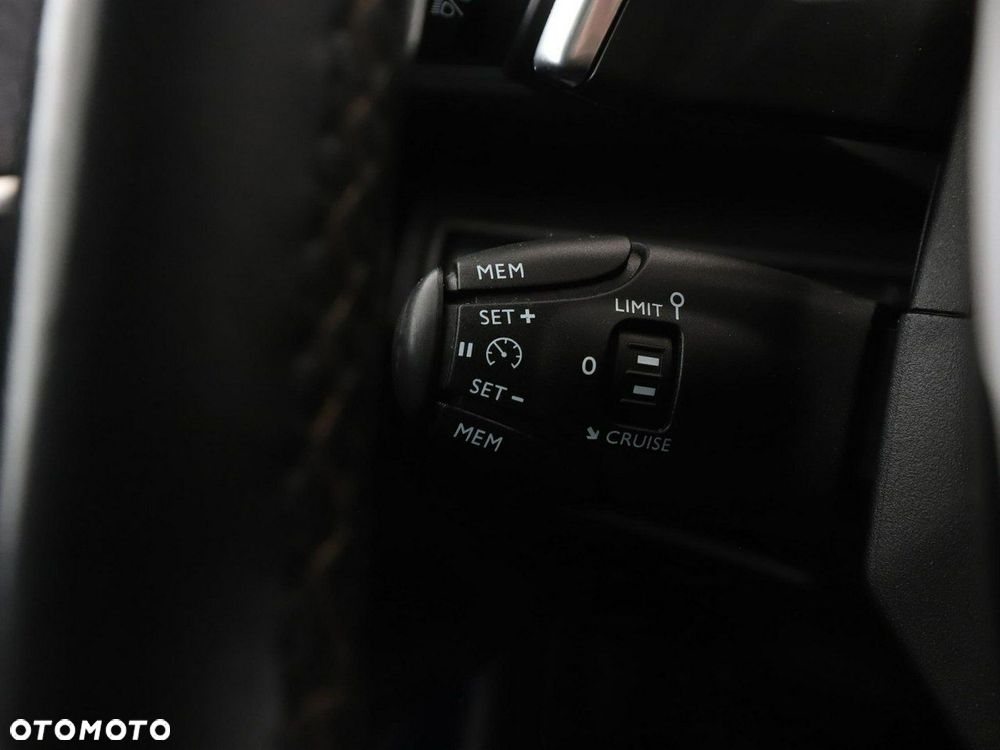 Peugeot 3008 1.6 PureTech GPF GT Line S&S EAT8 - 35