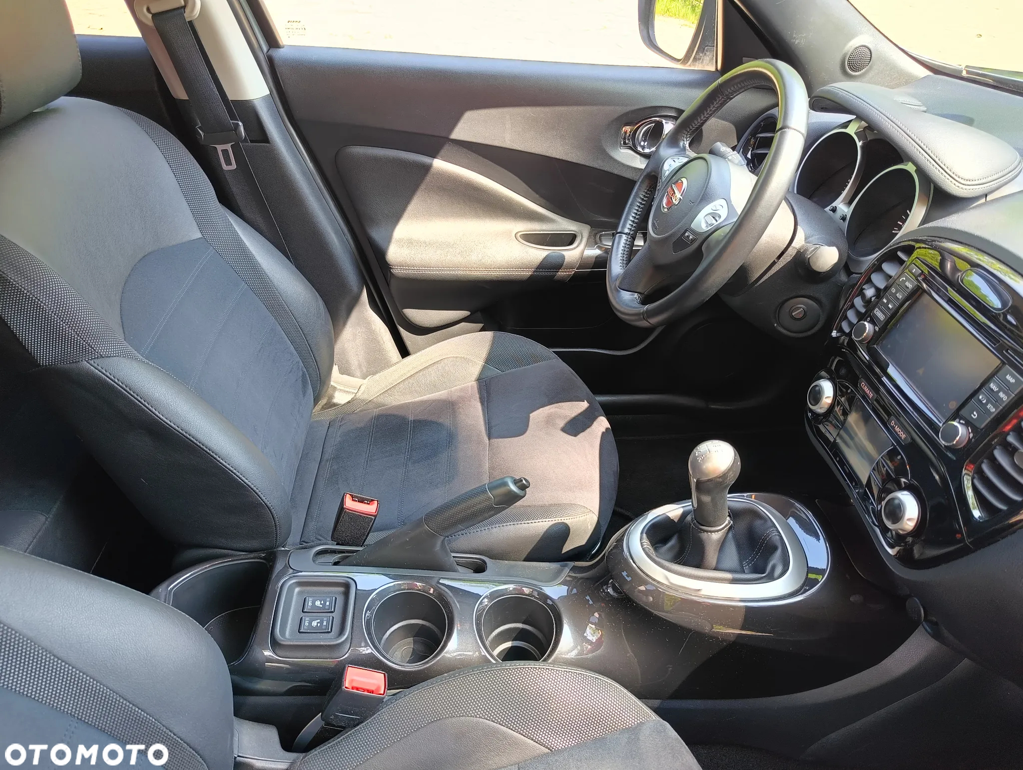 Nissan Juke 1.6 N-Connecta - 31