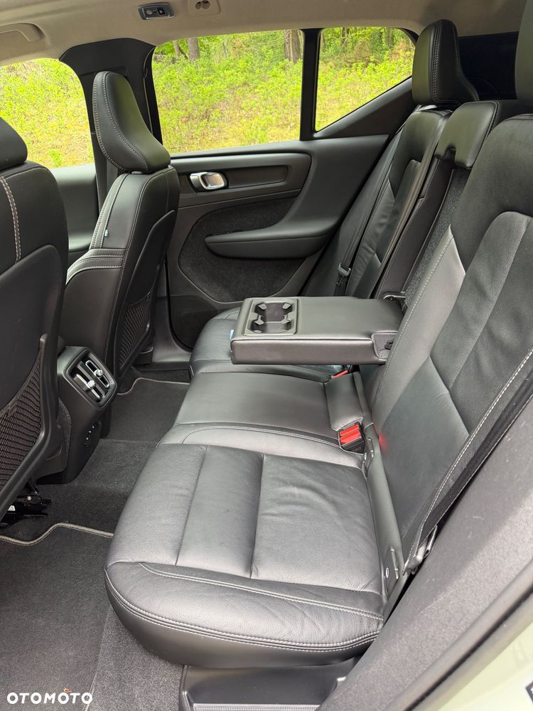 Volvo XC 40 B5 B AWD Ultimate Dark - 21