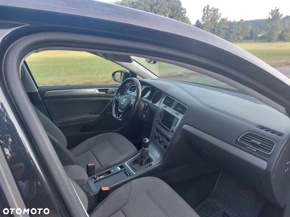 Volkswagen Golf - 8