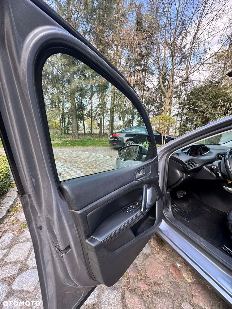 Peugeot 308 BlueHDi 150 Automatik Stop & Start Allure - 24