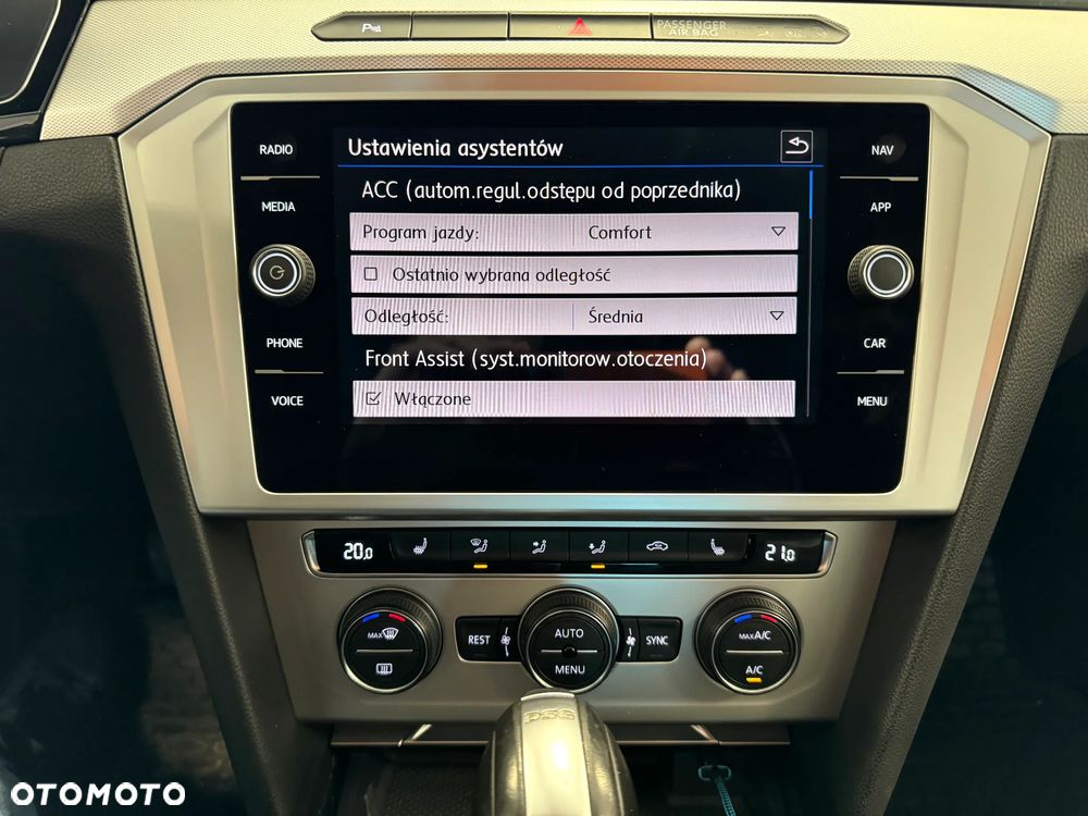 Volkswagen Passat - 13