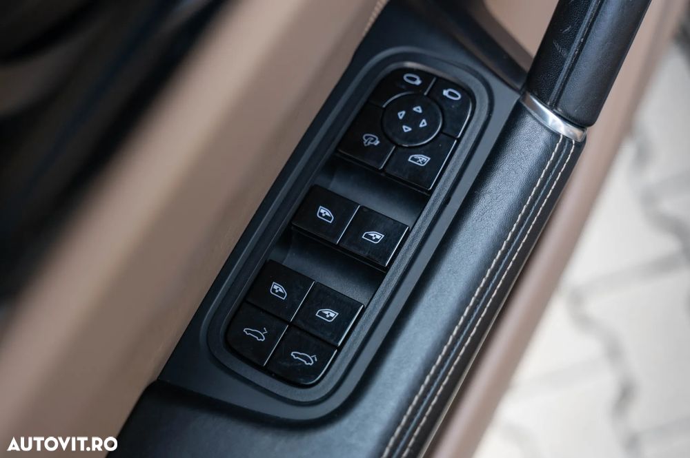 Porsche Cayenne Tiptronic S - 17