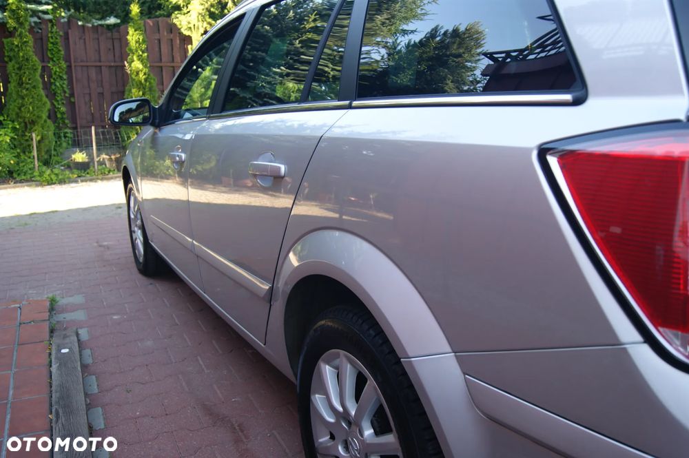Opel Astra 1.9 CDTI Elegance - 36