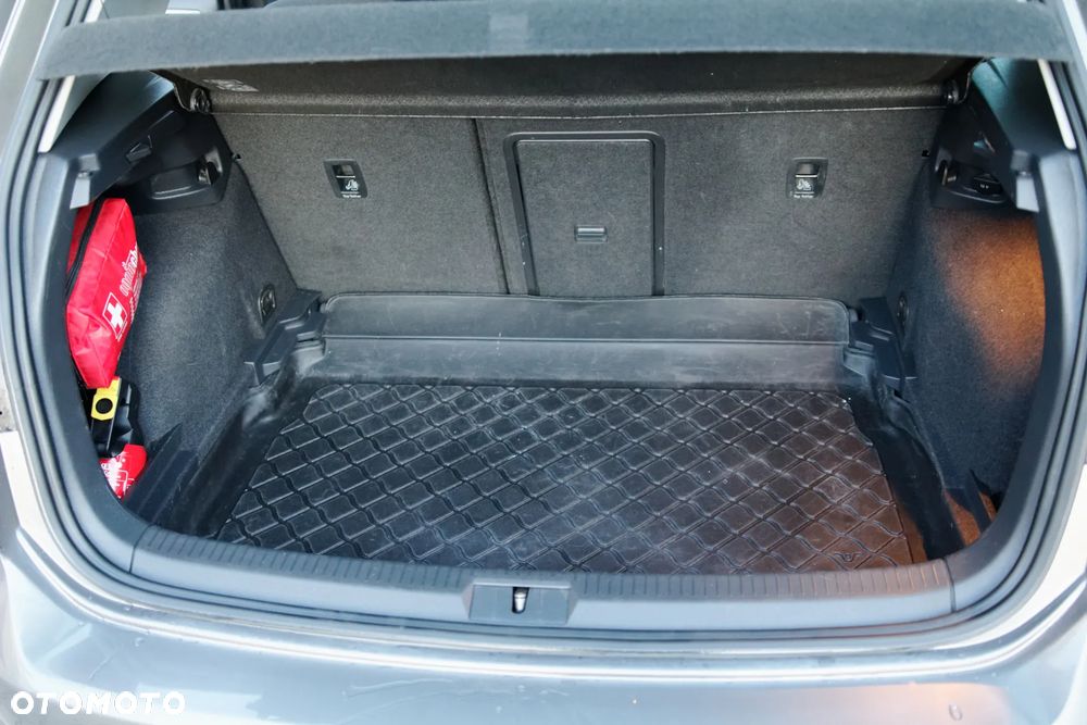 Volkswagen Golf - 11