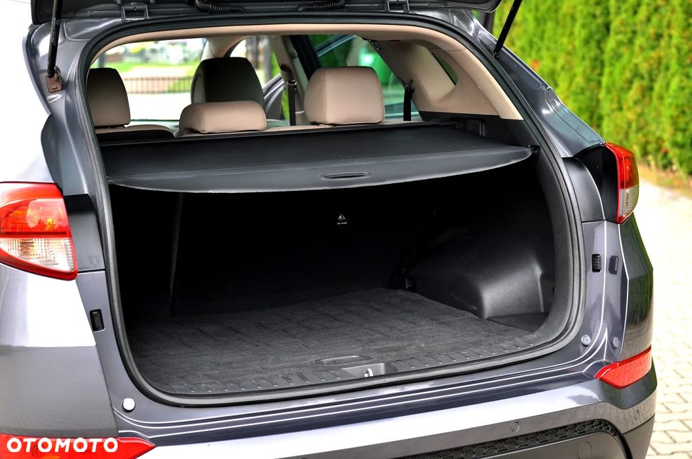 Hyundai Tucson 1.7 CRDI BlueDrive Style 2WD - 12
