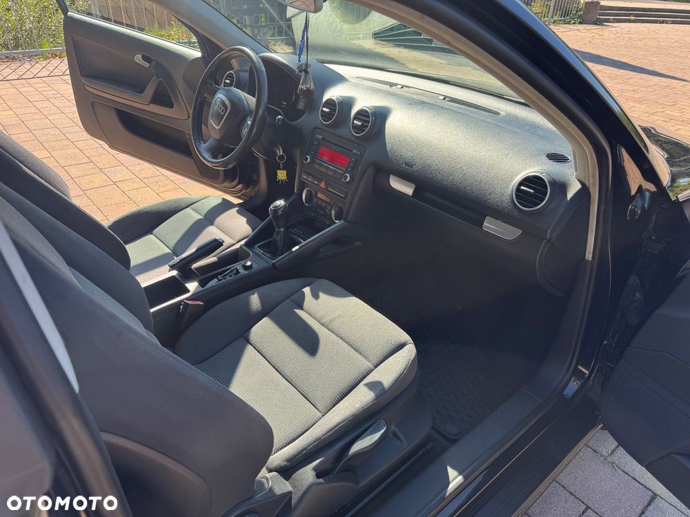 Audi A3 1.9 TDI Ambiente - 12