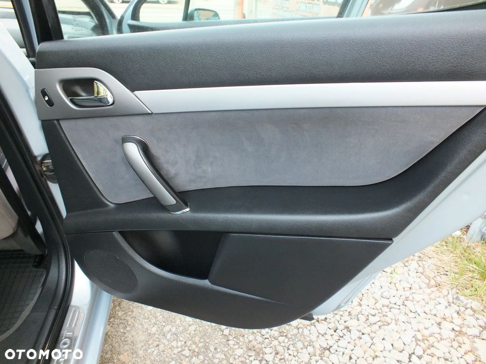 Peugeot 407 - 23