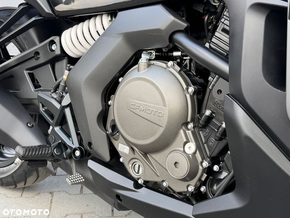 CFMoto 650 MT - 21