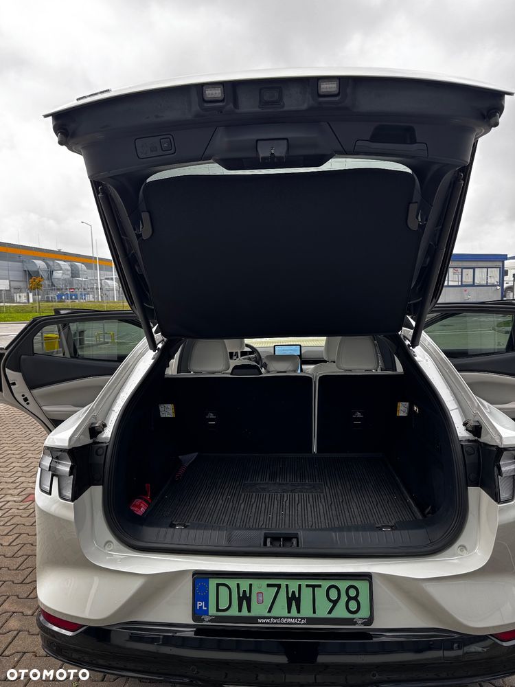 Ford Mustang Mach-E - 22