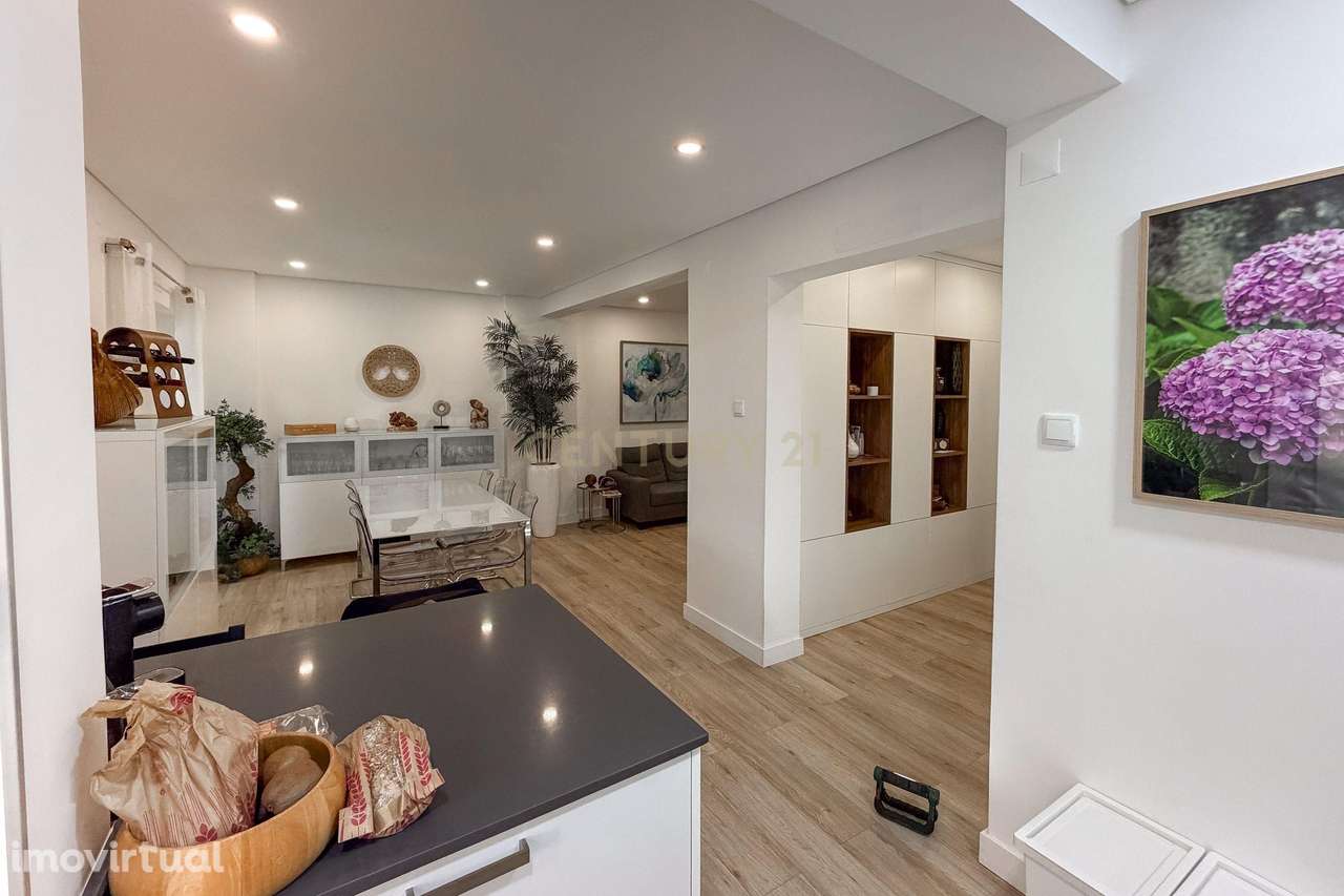 T3 Totalmente Remodelado com Vista Deslumbrante para o Rio Tejo — Caci - Grande imagem: 2/45