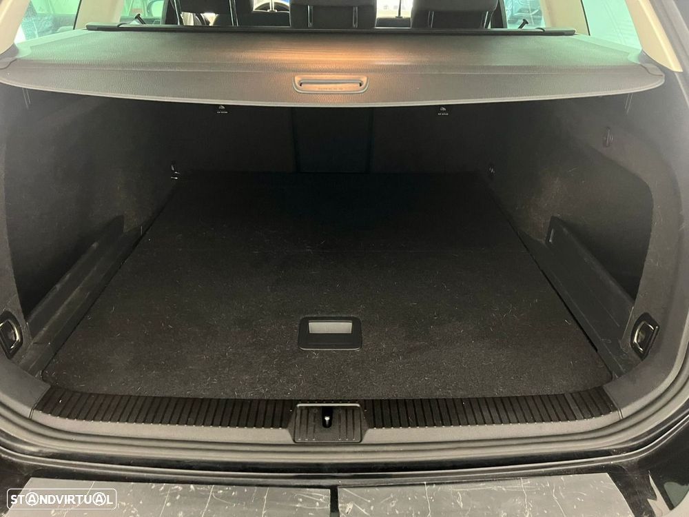 VW Passat Variant 2.0 TDi Confortline - 11