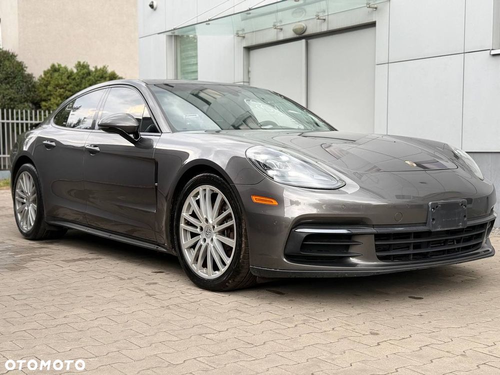 Porsche Panamera 4 - 7