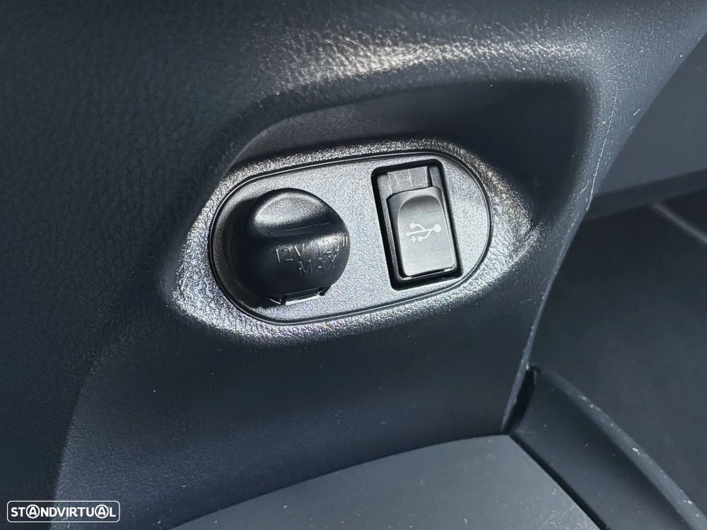 Toyota Yaris 1.4 D-4D Comfort+P.Style - 29