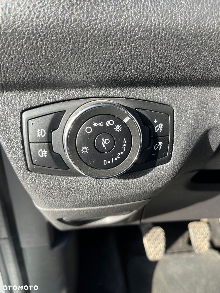 Ford Tourneo Courier 1.0 EcoBoost Titanium - 22