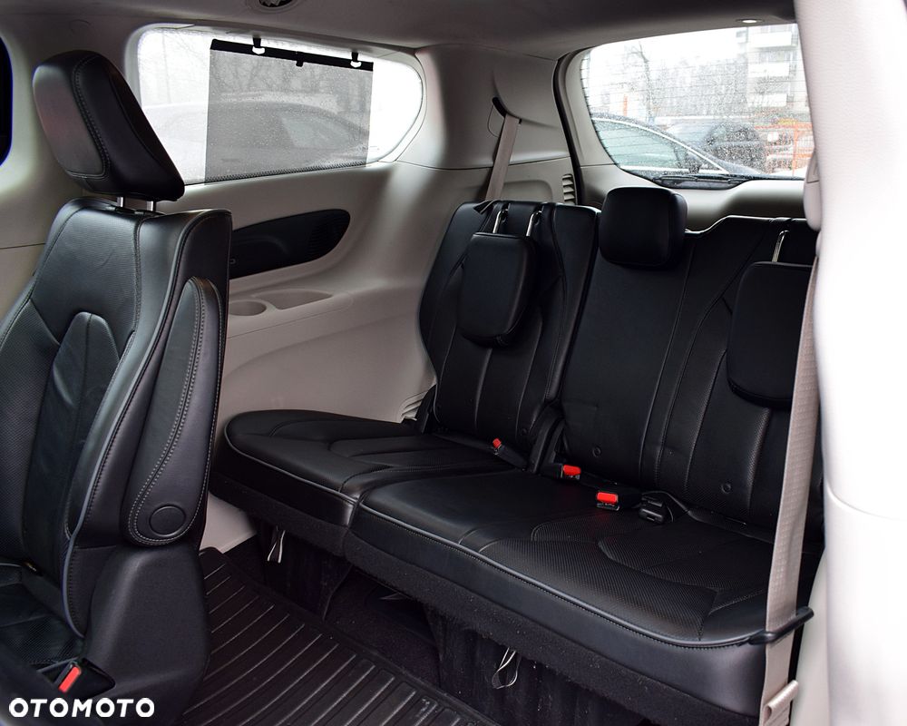 Chrysler Pacifica - 15