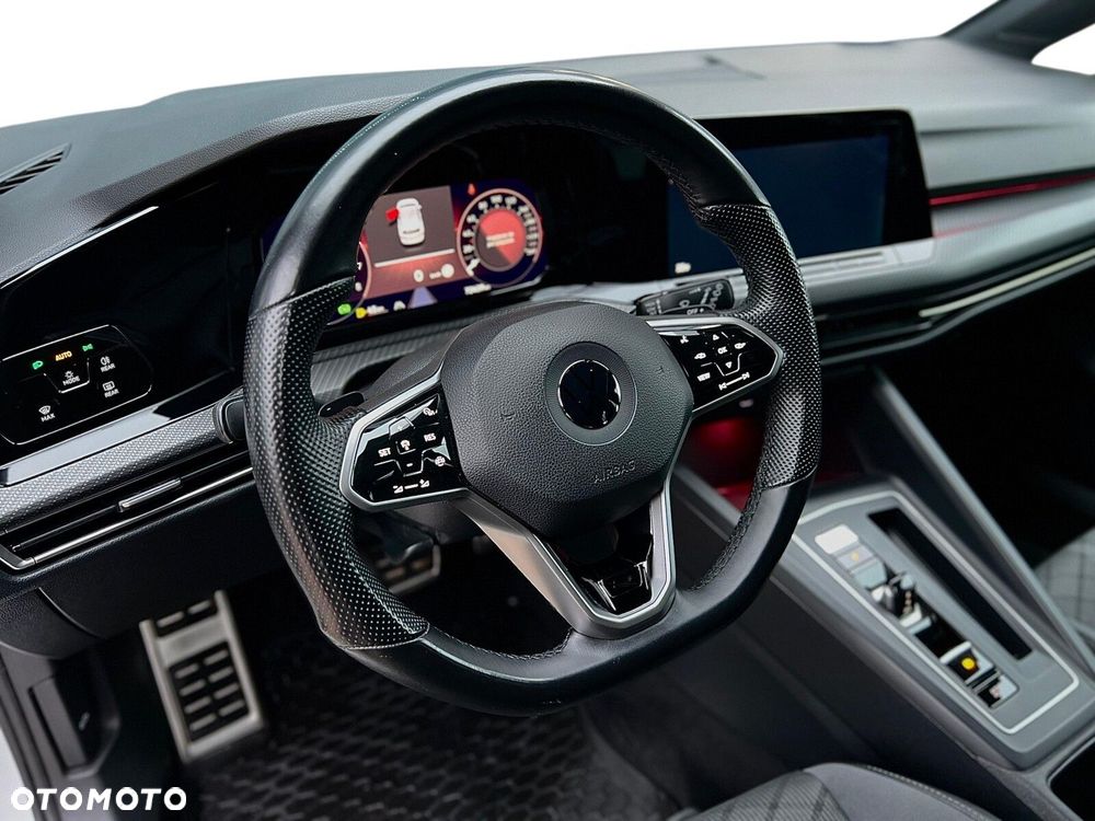 Volkswagen Golf - 11