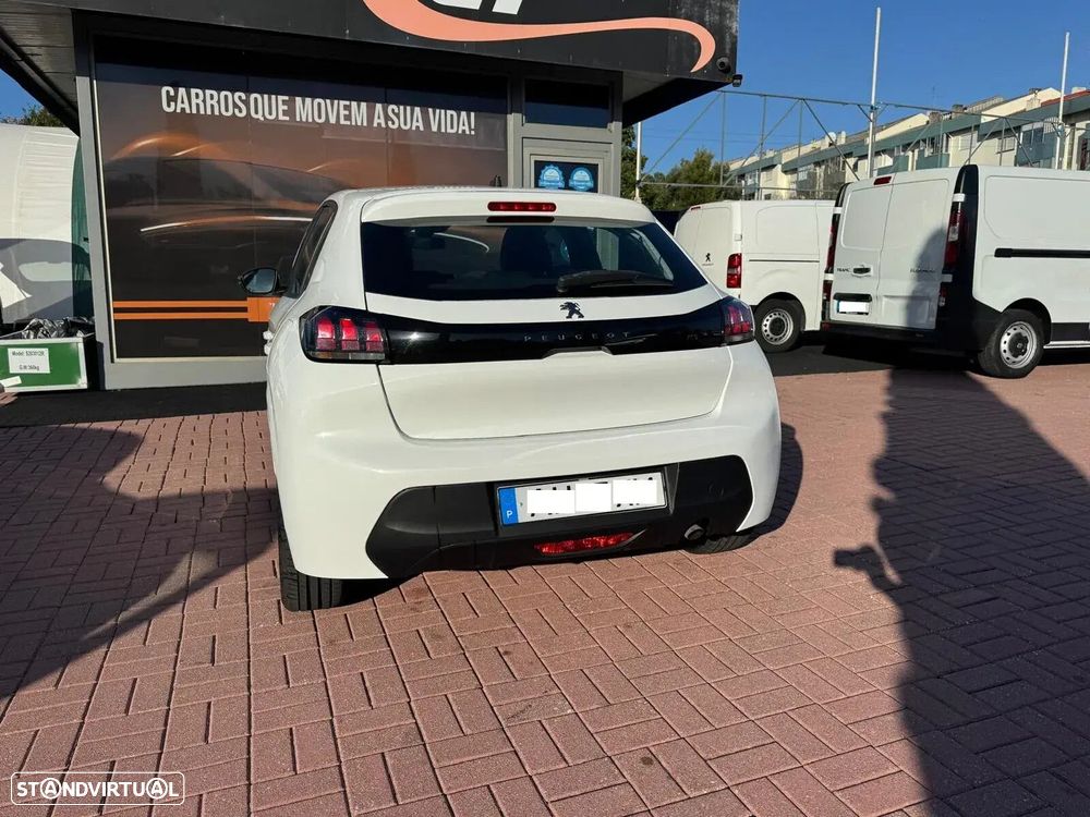 Peugeot 208 - 32