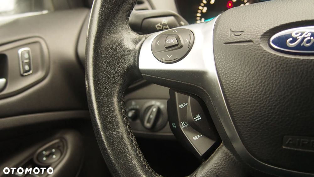 Ford Kuga 1.5 EcoBoost 2x4 SYNC - 6