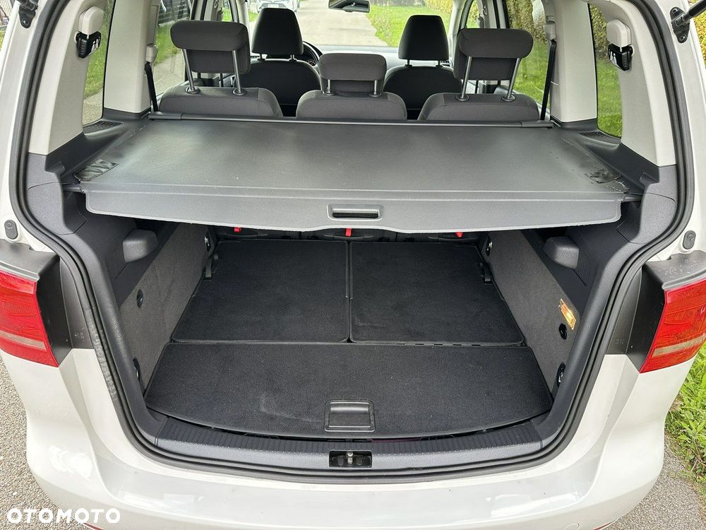 Volkswagen Touran 1.6 TDI DPF Trendline DSG - 23