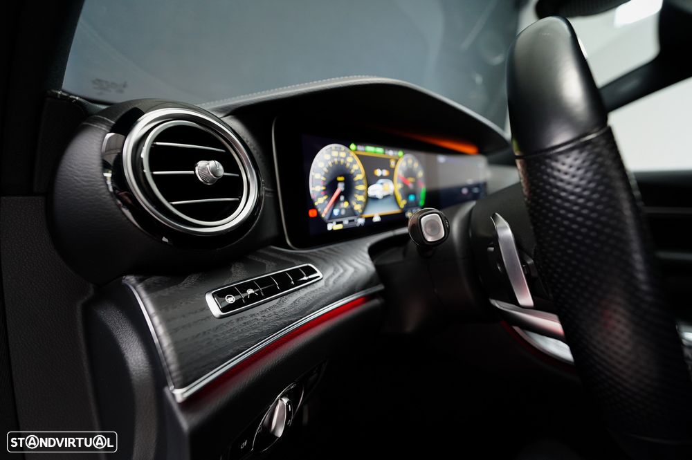 Mercedes-Benz E 300 de AMG Line - 23