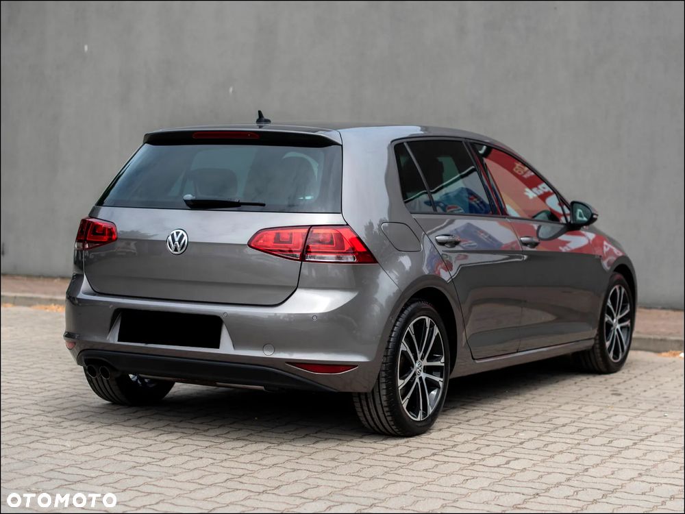 Volkswagen Golf - 10