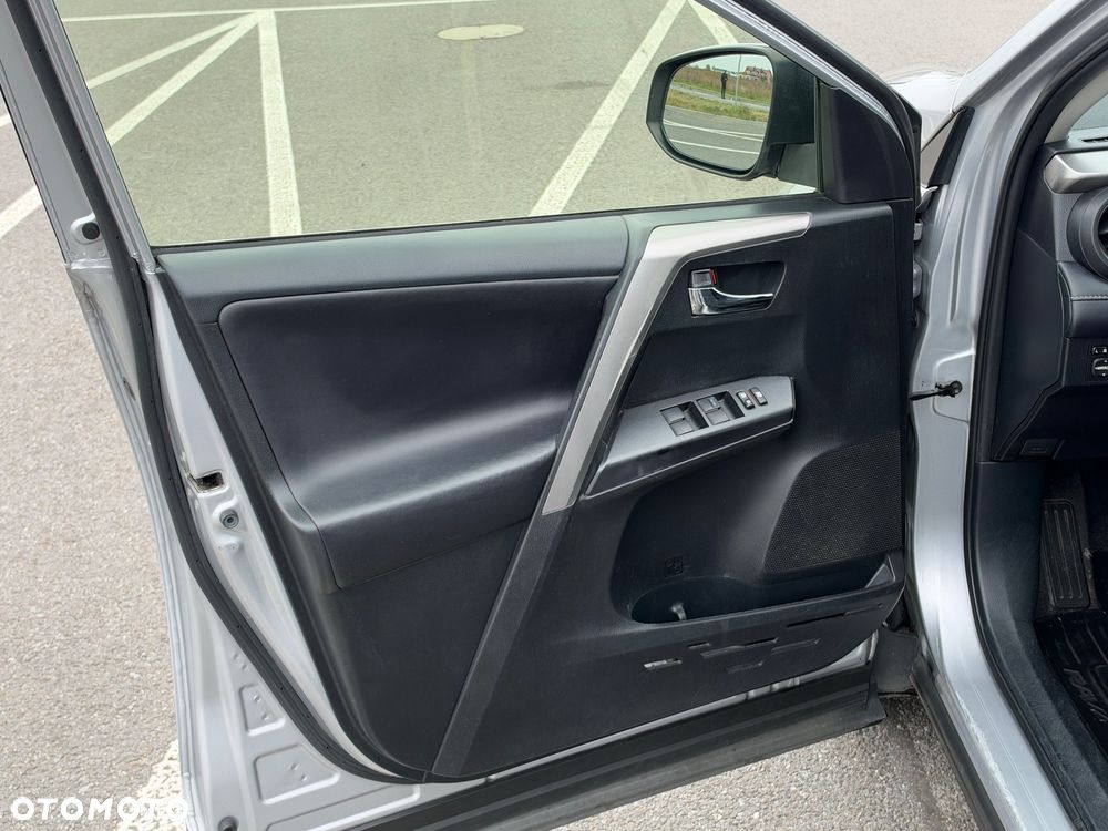Toyota RAV4 Hybrid Premium 4x2 - 34