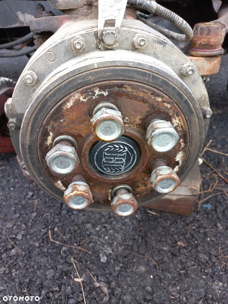 Most obudowa mostu przód tył ,zwolnica,zwrotnica,układ planetarny,atak,koło ataku wałek,półoś explorer,titan,antares,same,lamborghini,hurlimann,deutz,agroplus,agrosun,agrotron,silver,formuła,master,racing,premium,r774,0.467.473.0 ,01127250/20 ,445.4410.0 ,2324411 ,202.3111.0 ,25544100 ,91071140 ,9107.110.0, 269.4330.0 ,275.4356.0 ,255.3110.0 ,270.4741.0 ,.91311100 . 0.008.3208.0 , 0.008.3210.3,269.4331.0, 27244100. - 16