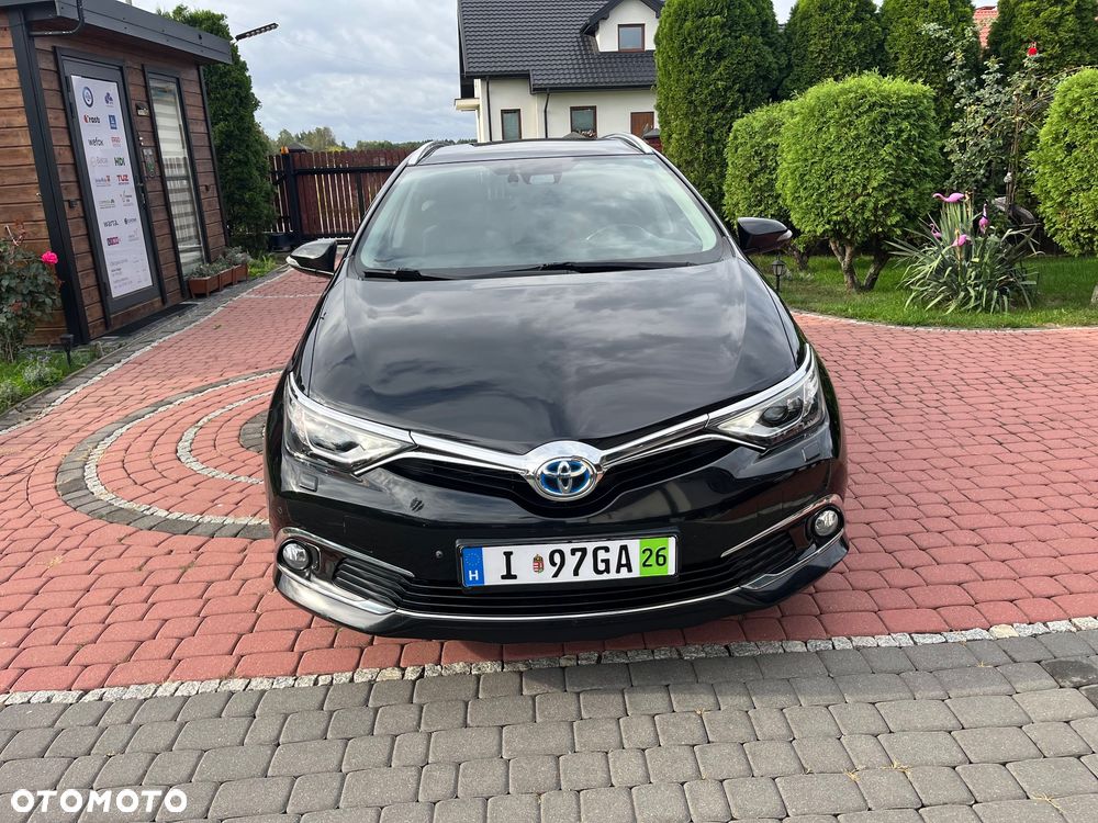 Toyota Auris ver-1-8-hsd-luna