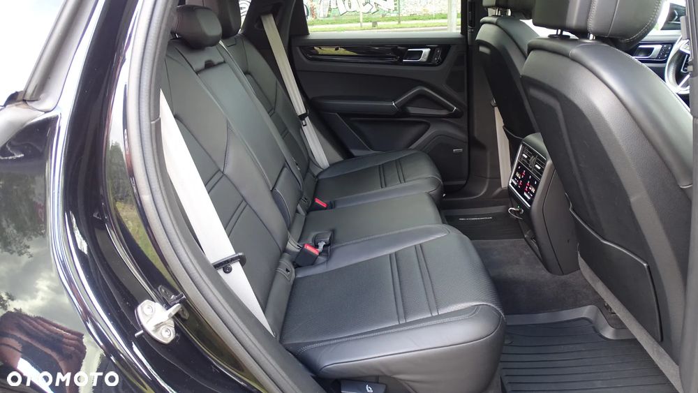 Porsche Cayenne E-Hybrid Platinum Edition - 17