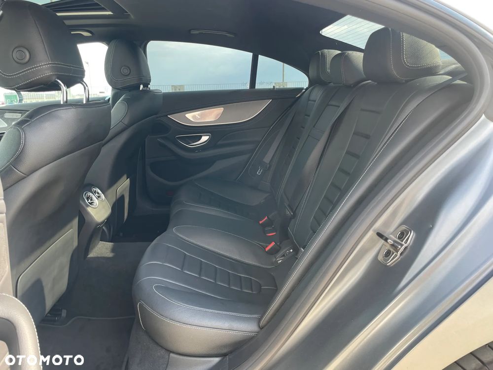 Mercedes-Benz CLS 300 d 4-Matic AMG - 25