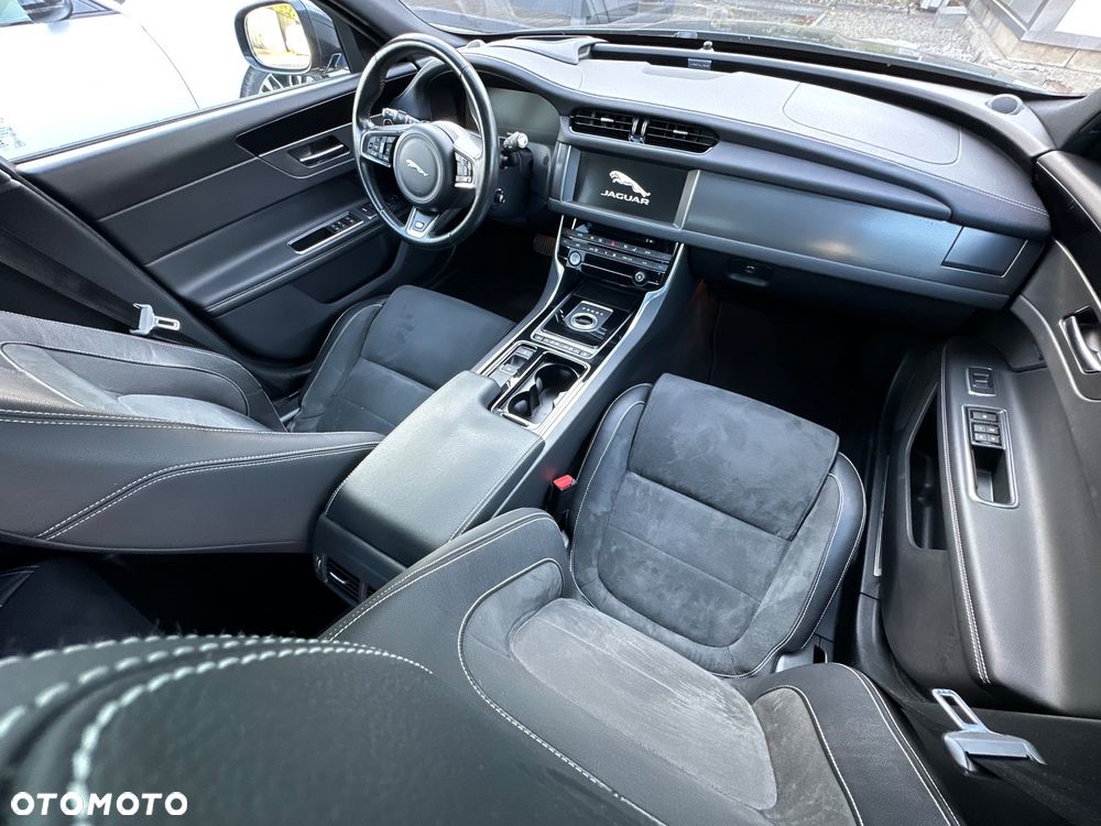 Jaguar XF S AWD - 27