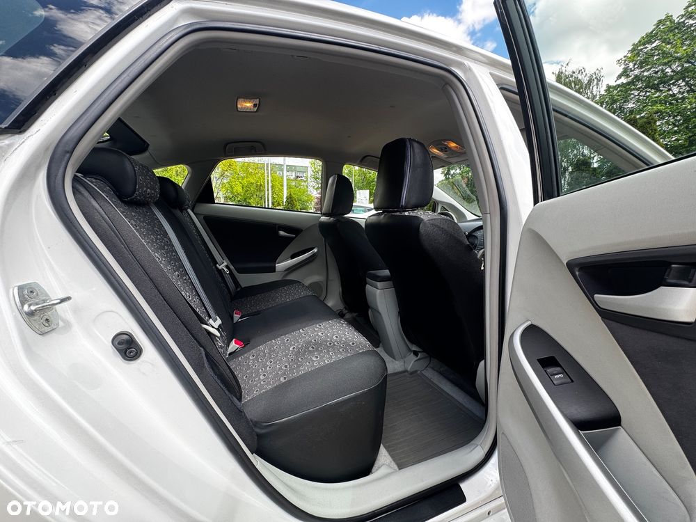 Toyota Prius 1.8 HSD Prestige - 24