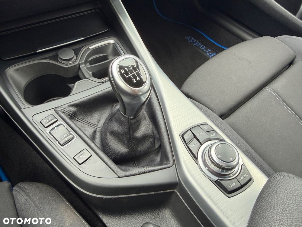 BMW Seria 1 118d Sport Line - 23