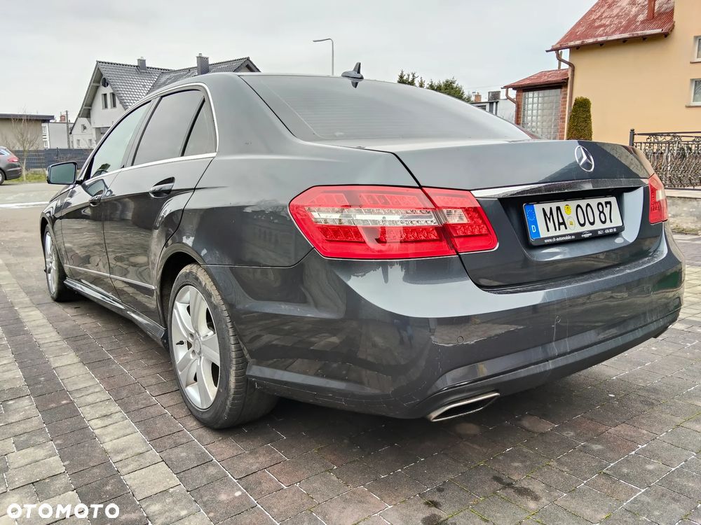 Mercedes-Benz Klasa E 350 CDI DPF 4Matic BlueEFFICIENCY 7G-TRONIC Avantgarde - 11