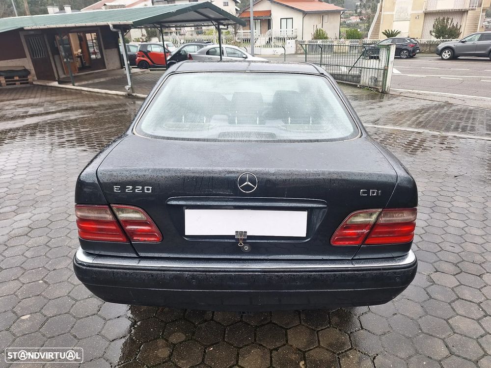 Mercedes-Benz E 220 CDI Classic - 3