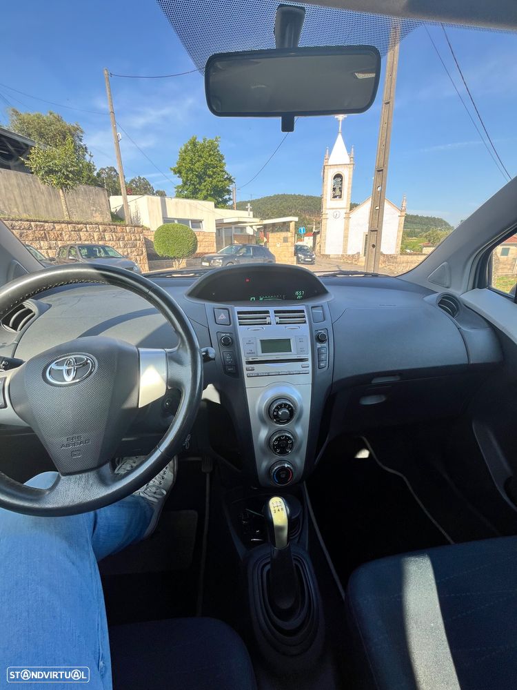 Toyota Yaris 1.0 VVT-i Cool Edition - 2